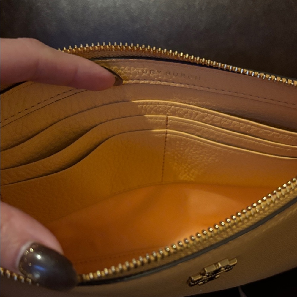 Tory Burch Beige Crossbody Bag Tory Burch Kira pebbled leather - Picture 3 of 7